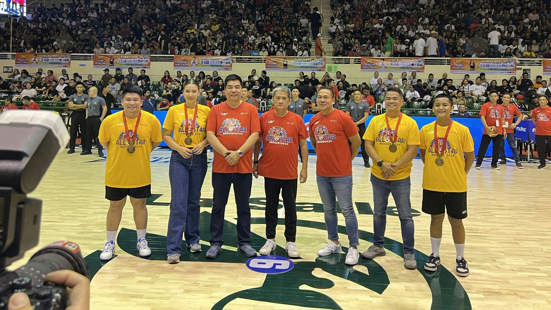 PBA All-Stars: Reporter Justine Bacnis, Team Yellow dethrone Apple David, Team Blue in Shooting Stars